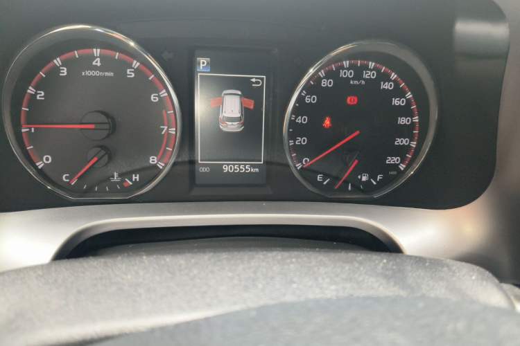 Used Toyota RAV4 2016 2.5L Automatic 4x4 Elite Edition Odometer Close Up