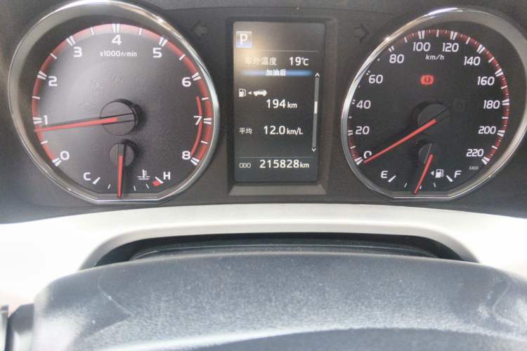 Used Toyota RAV4 2016 2.5L Automatic 4x4 Elite Edition Odometer Close Up