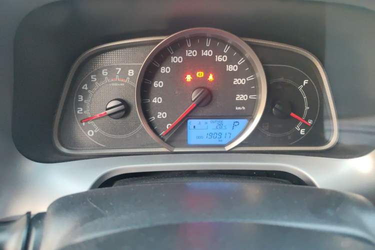 Used Toyota RAV4 2016 2.0L CVT Two-Wheel Drive Fashion Edition China V Standard Odometer Close Up