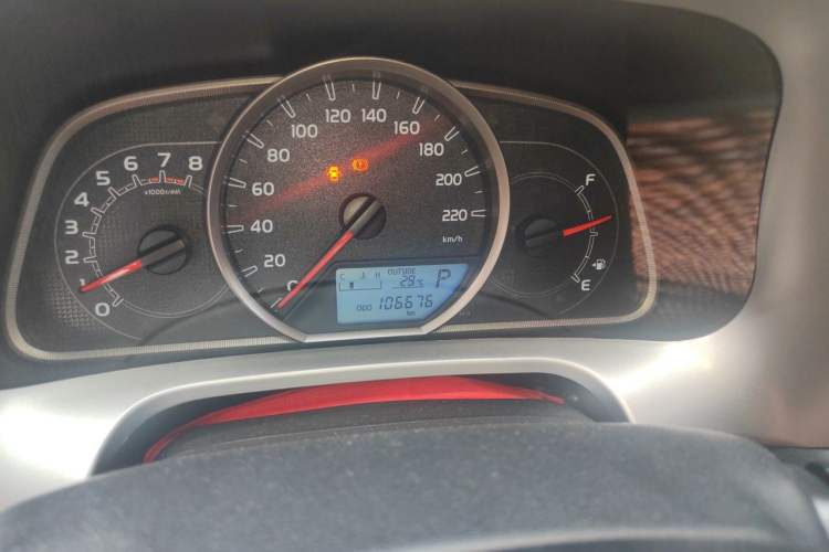 Used Toyota RAV4 2016 2.0L CVT Two-Wheel Drive Fashion Edition China V Standard Odometer Close Up
