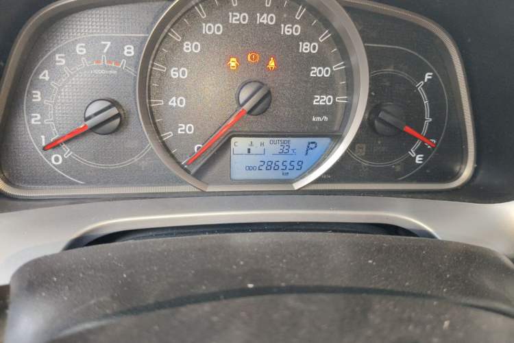 Used Toyota RAV4 2016 2.0L CVT Two-Wheel Drive Fashion Edition China V Standard Odometer Close Up