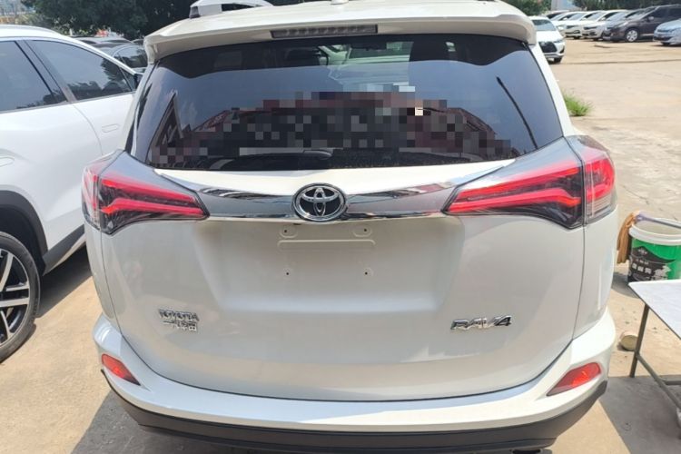 Used Toyota RAV4 2016 2.0L CVT Two-Wheel Drive Comfort Edition China V Standard Rear