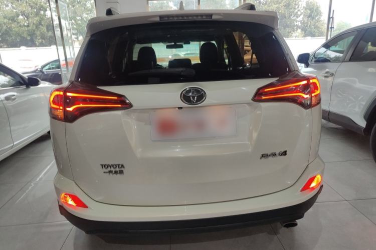 Used Toyota RAV4 2016 2.0L CVT Two-Wheel Drive Comfort Edition China V Standard Rear