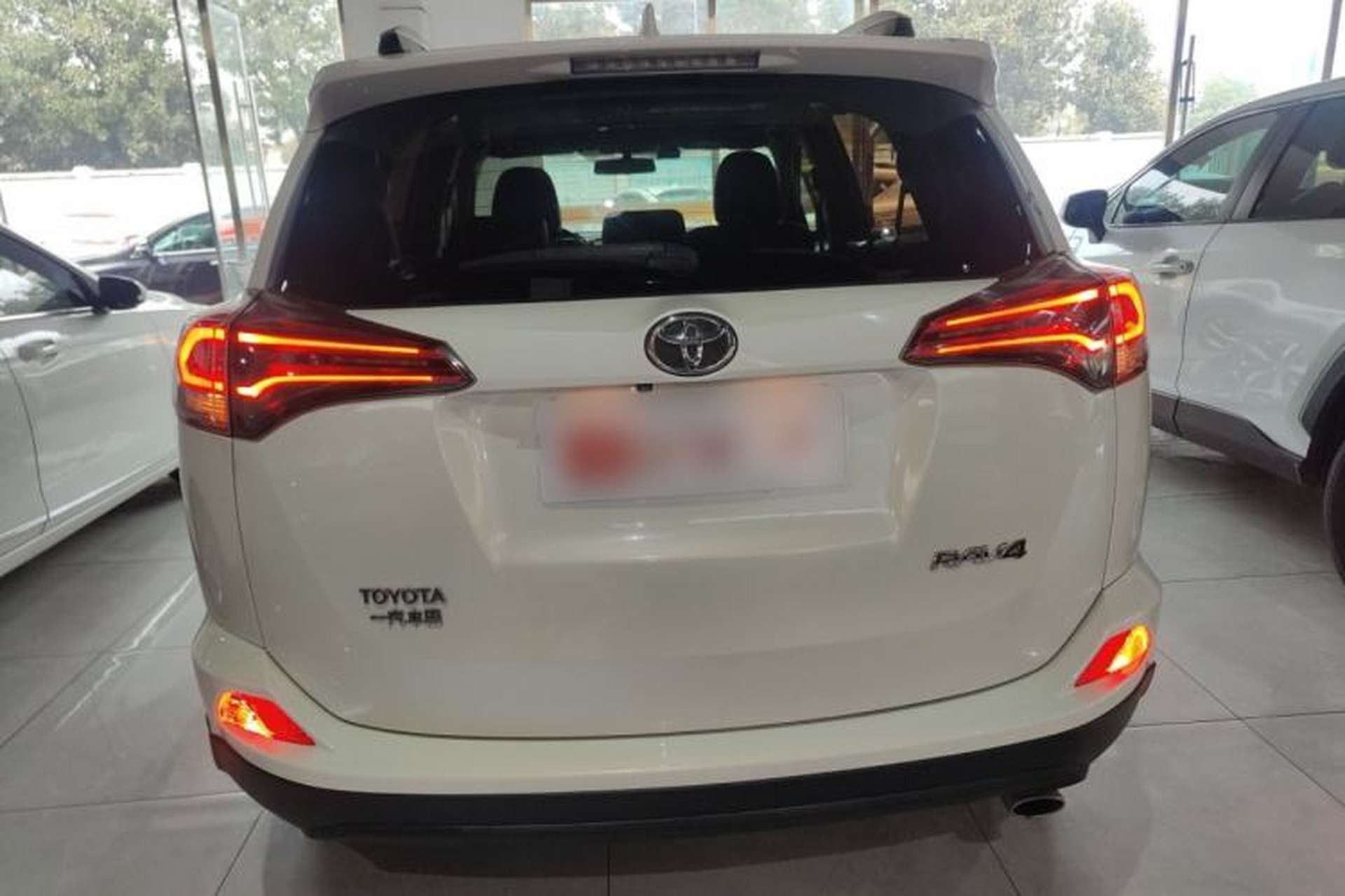 Used Toyota RAV4 2016 2.0L CVT Two-Wheel Drive Comfort Edition China V Standard Rear