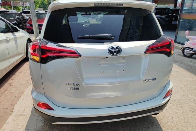 Used Toyota RAV4 2016 2.0L CVT Two-Wheel Drive Smart Edition China V Standard Rear