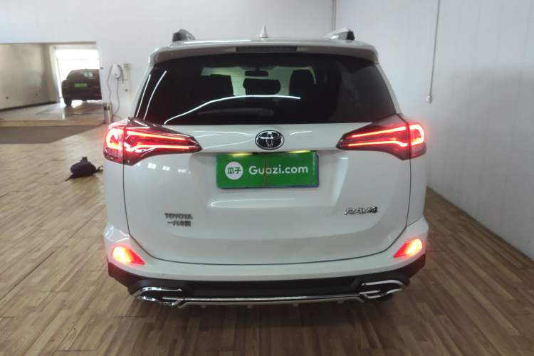 Used Toyota RAV4 2016 2.0L CVT Two-Wheel Drive Comfort Edition China V Standard Rear