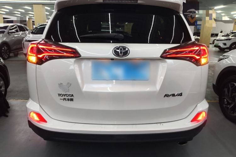 Used Toyota RAV4 2016 2.0L CVT Two-Wheel Drive Comfort Edition China V Standard Rear