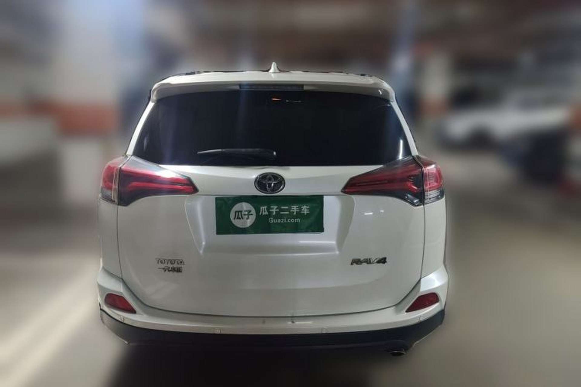 Used Toyota RAV4 2016 2.0L CVT Two-Wheel Drive Fashion Edition China V Standard Rear