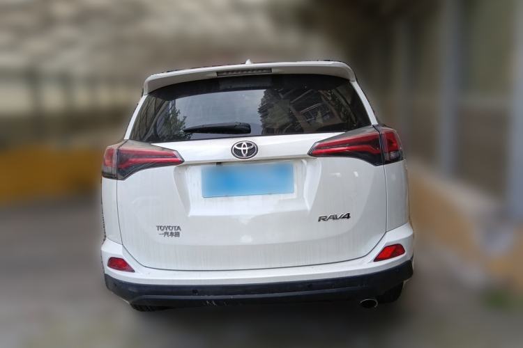 Used Toyota RAV4 2016 2.0L CVT Two-Wheel Drive Urban Edition China V Standard Rear