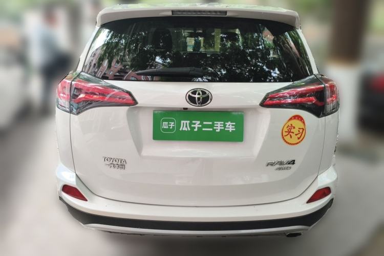 Used Toyota RAV4 2016 2.0L CVT 4x4 New Edition China V Standard Rear