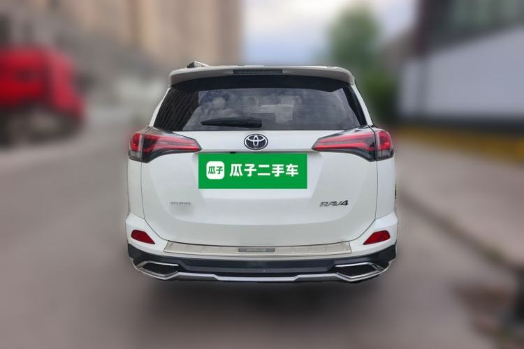 Used Toyota RAV4 2016 2.0L CVT Two-Wheel Drive Urban Edition China V Standard Rear