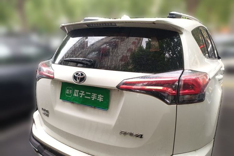 Used Toyota RAV4 2016 2.0L CVT Two-Wheel Drive Urban Edition China V Standard Rear