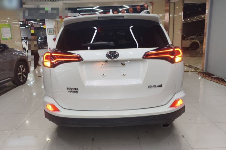 Used Toyota RAV4 2016 2.0L CVT Two-Wheel Drive Comfort Edition China V Standard Rear