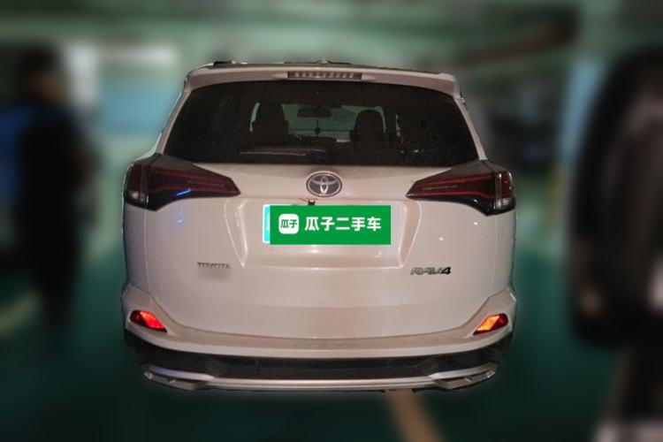 Used Toyota RAV4 2016 2.0L CVT Two-Wheel Drive Urban Edition China V Standard Rear