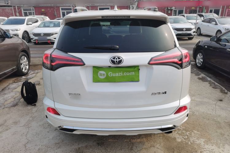 Used Toyota RAV4 2016 2.0L CVT Two-Wheel Drive Comfort Edition China V Standard Rear
