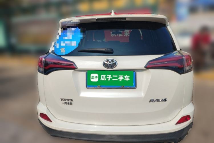 Used Toyota RAV4 2016 2.0L CVT Two-Wheel Drive Fashion Edition China V Standard Rear