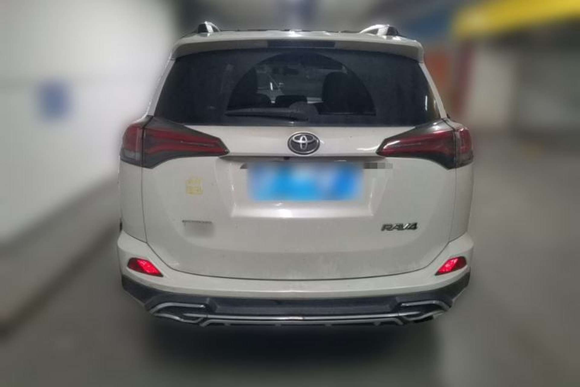 Used Toyota RAV4 2016 2.0L CVT Two-Wheel Drive Fashion Edition China V Standard Rear