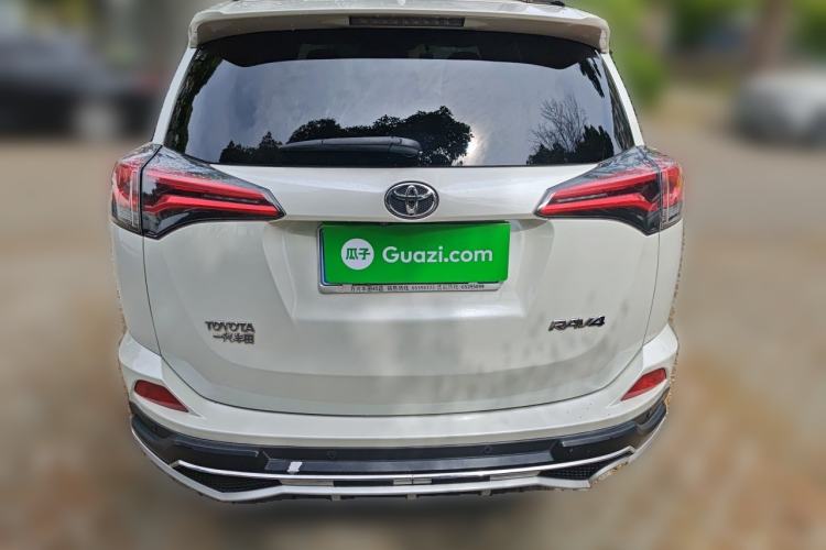 Used Toyota RAV4 2016 2.0L CVT Two-Wheel Drive Comfort Edition China V Standard Rear