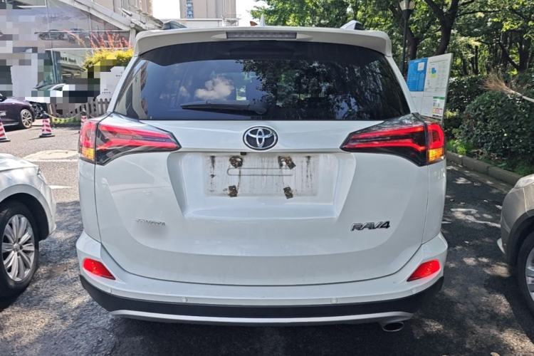 Used Toyota RAV4 2016 2.0L CVT Two-Wheel Drive Smart Edition China V Standard Rear