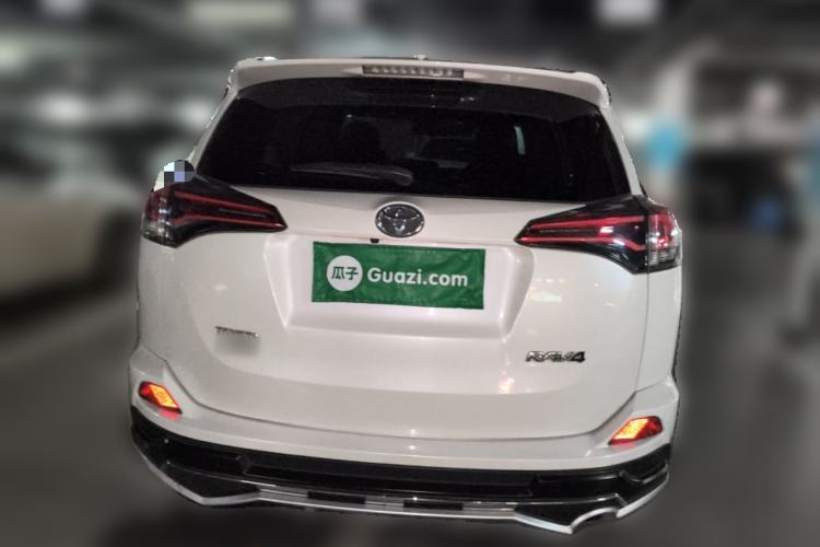 Used Toyota RAV4 2016 2.0L CVT Two-Wheel Drive Fashion Edition China V Standard Rear