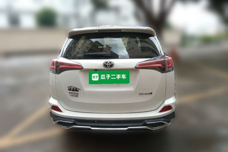 Used Toyota RAV4 2016 2.0L CVT Two-Wheel Drive Urban Edition China V Standard Rear