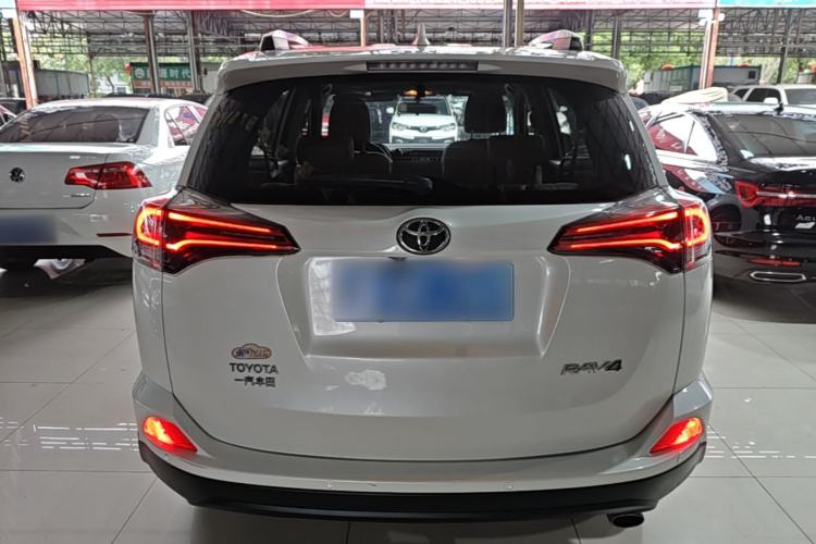 Used Toyota RAV4 2016 2.0L CVT Two-Wheel Drive Urban Edition China V Standard Rear