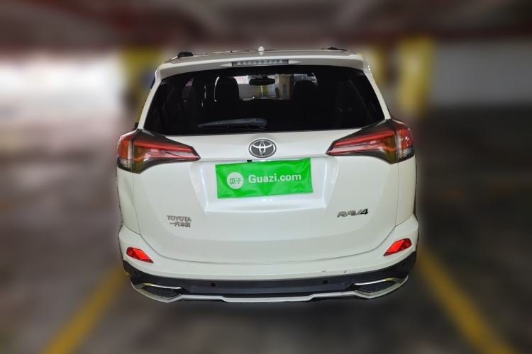 Used Toyota RAV4 2016 2.0L CVT Two-Wheel Drive Fashion Edition China V Standard Rear