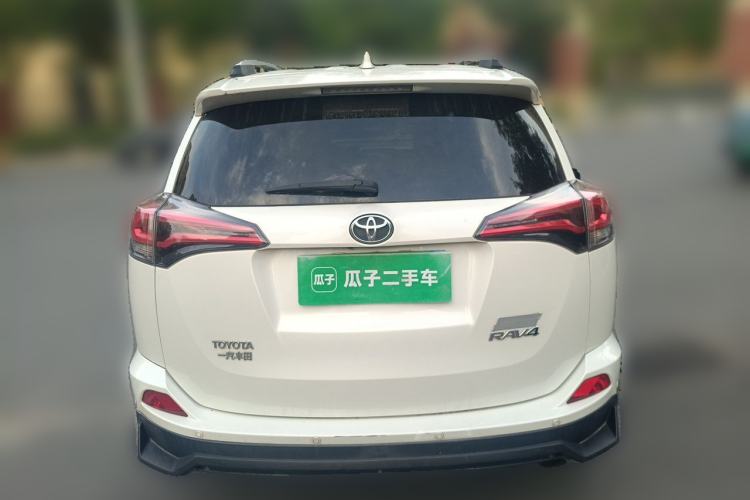 Used Toyota RAV4 2016 2.0L CVT Two-Wheel Drive Fashion Edition China V Standard Rear