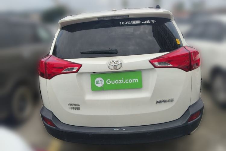Used Toyota RAV4 2016 2.0L CVT Two-Wheel Drive Fashion Edition China V Standard Rear