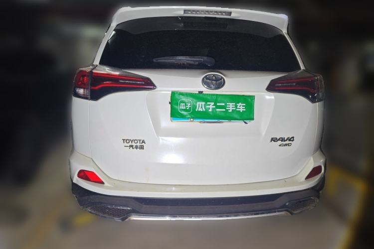 Used Toyota RAV4 2016 2.0L CVT 4x4 New Edition China V Standard Rear