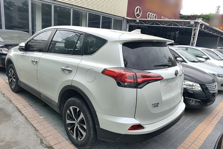 Used Toyota RAV4 2016 2.0L CVT Two-Wheel Drive Fashion Edition China V Standard Rear Left 45 Deg