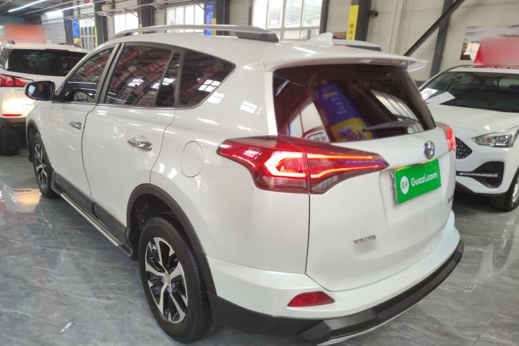 Used Toyota RAV4 2016 2.0L CVT Two-Wheel Drive Fashion Edition China V Standard Rear Left 45 Deg