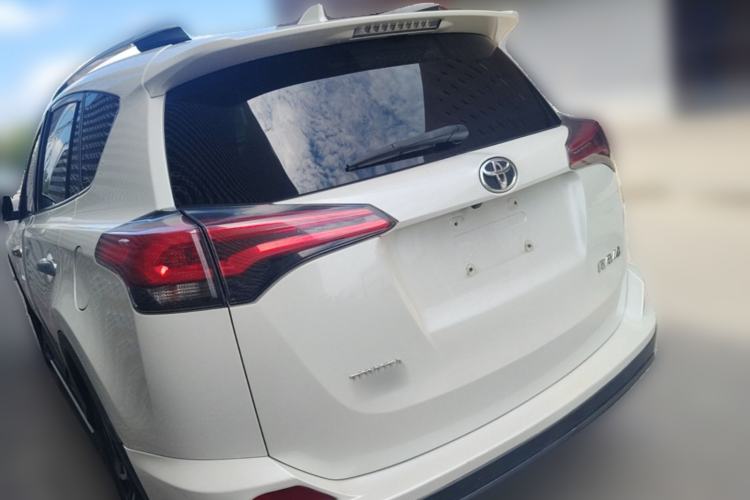 Used Toyota RAV4 2016 2.0L CVT Two-Wheel Drive Fashion Edition China V Standard Rear Left 45 Deg