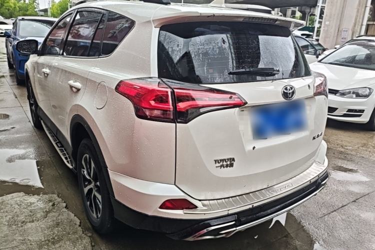 Used Toyota RAV4 2016 2.0L CVT Two-Wheel Drive Urban Edition China V Standard Rear Left 45 Deg