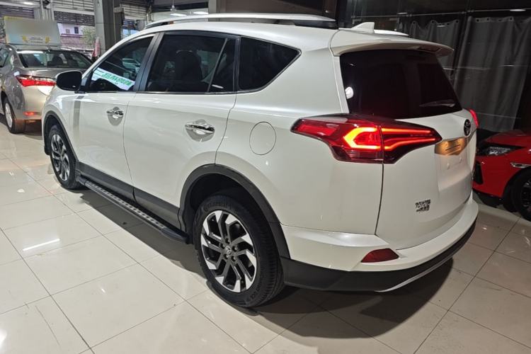 Used Toyota RAV4 2016 2.5L Automatic 4x4 Elite Edition Rear Left 45 Deg