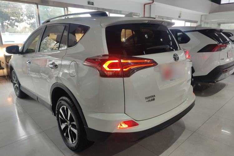 Used Toyota RAV4 2016 2.0L CVT Two-Wheel Drive Comfort Edition China V Standard Rear Left 45 Deg