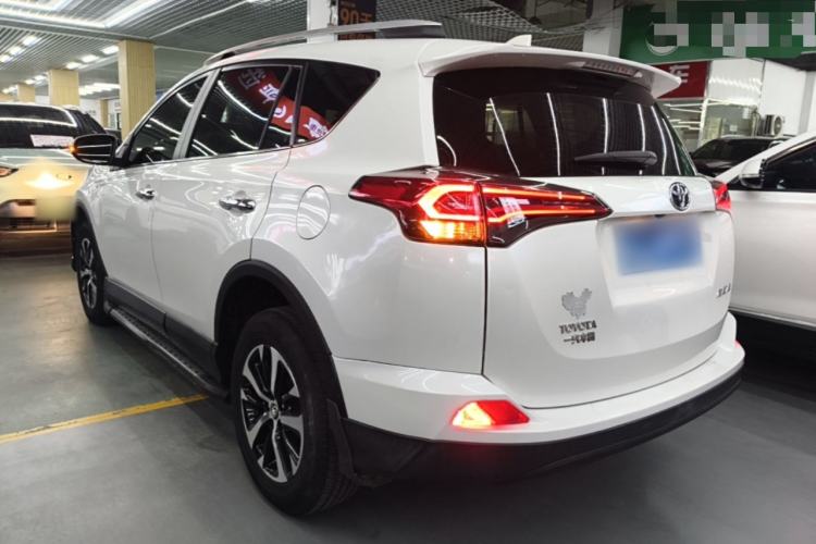 Used Toyota RAV4 2016 2.0L CVT Two-Wheel Drive Comfort Edition China V Standard Rear Left 45 Deg