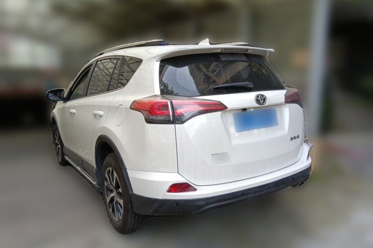 Used Toyota RAV4 2016 2.0L CVT Two-Wheel Drive Urban Edition China V Standard Rear Left 45 Deg
