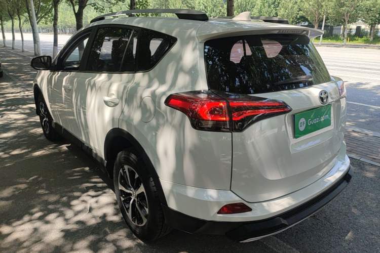 Used Toyota RAV4 2016 2.0L CVT Two-Wheel Drive Urban Edition China V Standard Rear Left 45 Deg