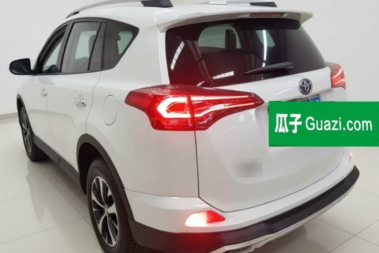 Used Toyota RAV4 2016 2.0L CVT Two-Wheel Drive Fashion Edition China V Standard Rear Left 45 Deg