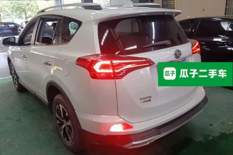 Used Toyota RAV4 2016 2.0L CVT Two-Wheel Drive Fashion Edition China V Standard Rear Left 45 Deg
