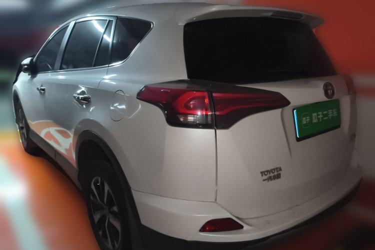 Used Toyota RAV4 2016 2.0L CVT Two-Wheel Drive Fashion Edition China V Standard Rear Left 45 Deg