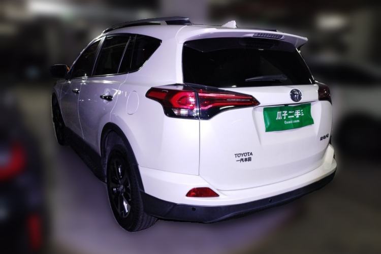 Used Toyota RAV4 2016 2.0L CVT Two-Wheel Drive Fashion Edition China V Standard Rear Left 45 Deg