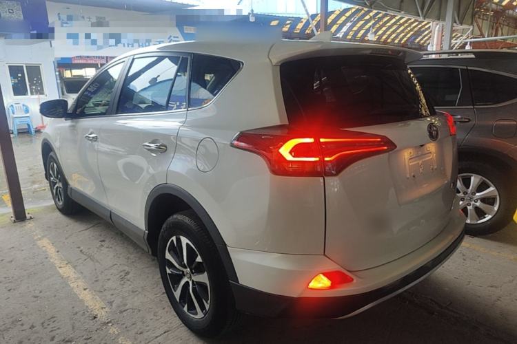 Used Toyota RAV4 2016 2.0L CVT 4x4 New Edition China V Standard Rear Left 45 Deg