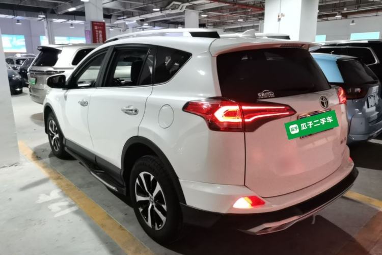 Used Toyota RAV4 2016 2.0L CVT Two-Wheel Drive Fashion Edition China V Standard Rear Left 45 Deg