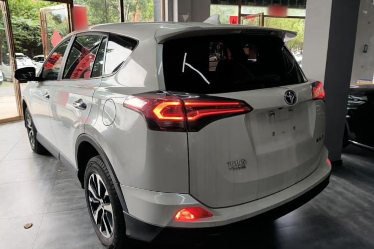 Used Toyota RAV4 2016 2.0L CVT Two-Wheel Drive Fashion Edition China V Standard Rear Left 45 Deg