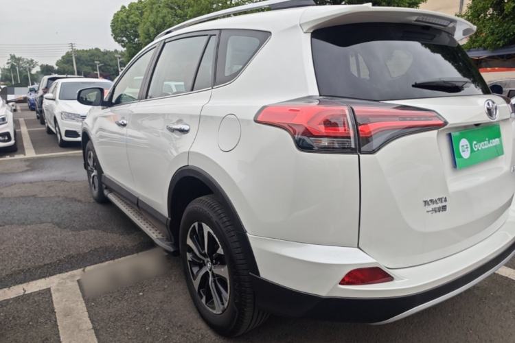 Used Toyota RAV4 2016 2.0L CVT Two-Wheel Drive Smart Edition China V Standard Rear Left 45 Deg