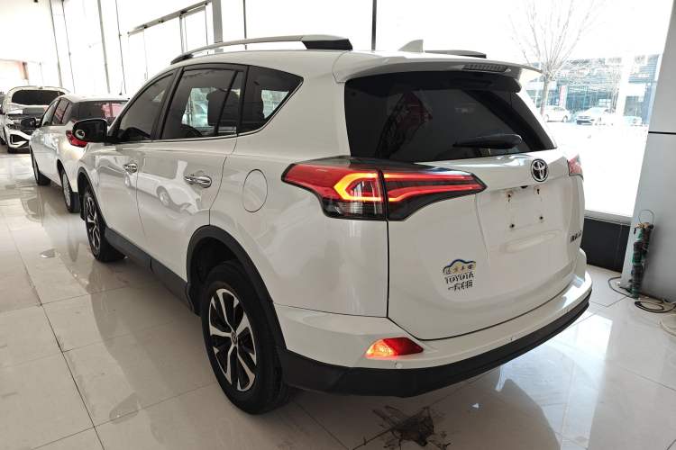 Used Toyota RAV4 2016 2.0L CVT Two-Wheel Drive Comfort Edition China V Standard Rear Left 45 Deg