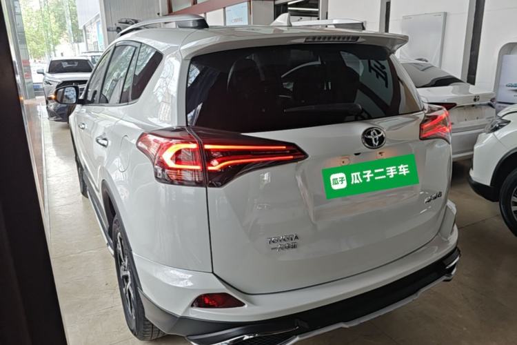 Used Toyota RAV4 2016 2.0L CVT Two-Wheel Drive Fashion Edition China V Standard Rear Left 45 Deg
