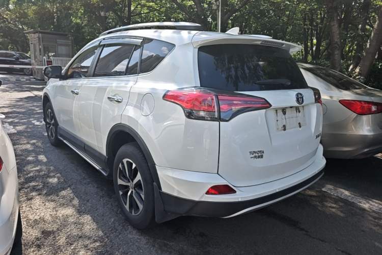 Used Toyota RAV4 2016 2.0L CVT Two-Wheel Drive Smart Edition China V Standard Rear Left 45 Deg